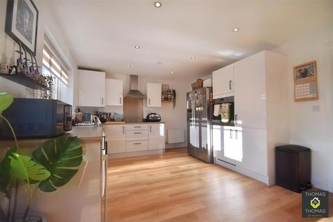 3 bedroom detached house for sale - Redshank Way, Hardwicke,