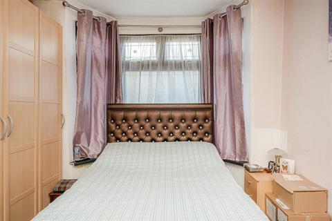 3 bedroom terraced house for sale - Theobald Road, London
