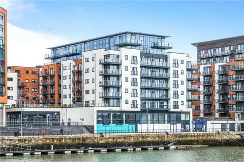 2 bedroom flat to rent - The Blake Building, Ocean Village, Southampton