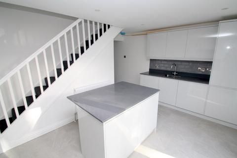 2 bedroom character property for sale - Church Street, Staines-upon-Thames, TW18