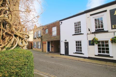 2 bedroom character property for sale, Church Street, Staines-upon-Thames, TW18