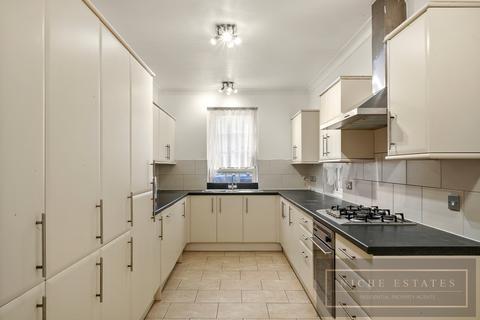 5 bedroom detached house to rent, Fairholme Gardens, Finchley Central, London, N3 - SEE 3D VIRTUAL TOUR