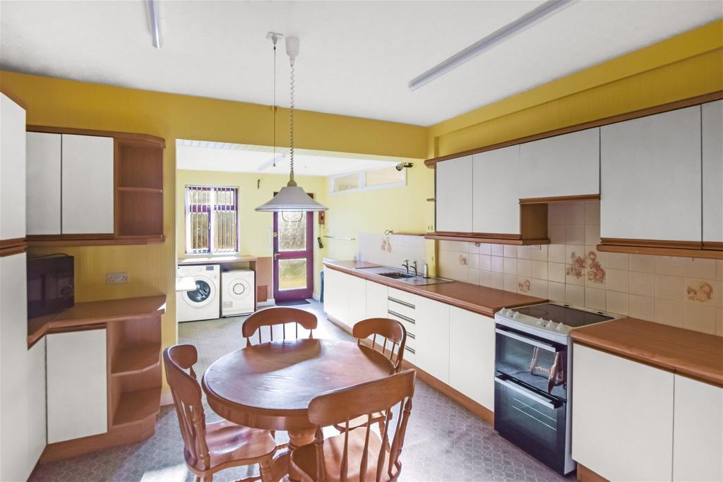 Liverpool Road, Widnes 3 bed semidetached house for sale £240,000