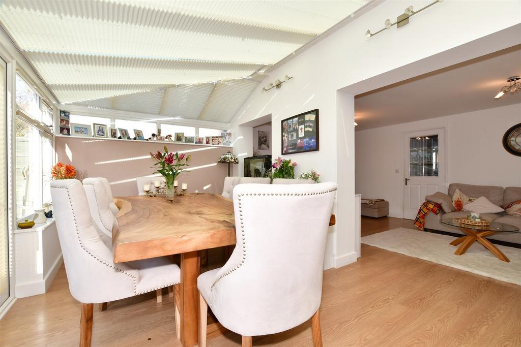 Deer Way, Horsham, West Sussex 3 bed terraced house for sale £450,000