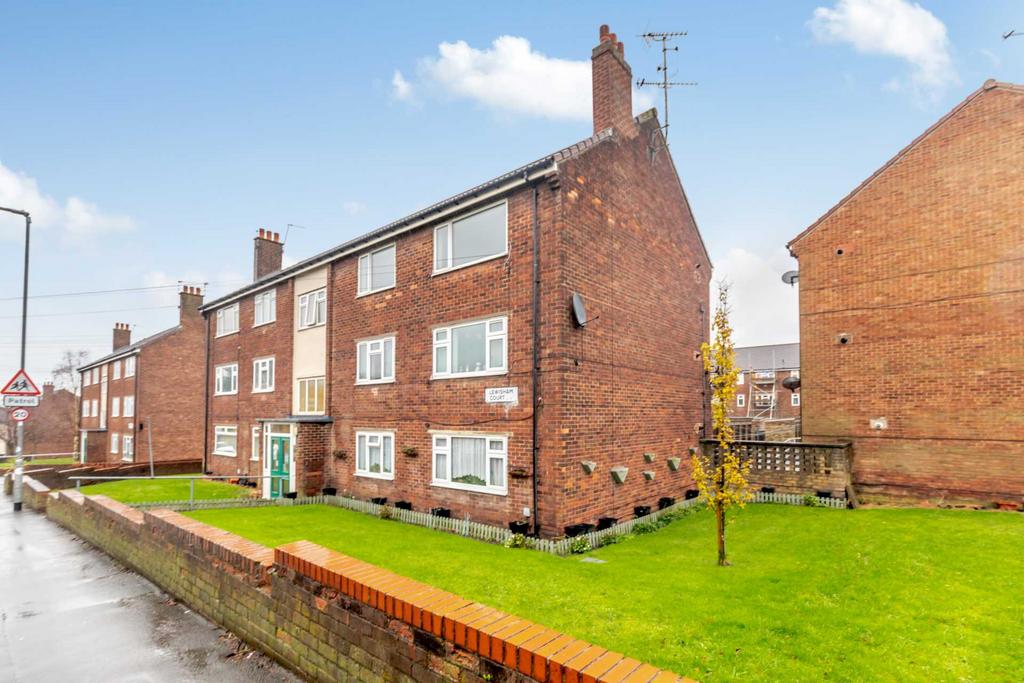 Lewisham Court, Morley 2 bed apartment to rent £795 pcm (£183 pw)