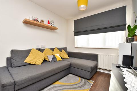 1 bedroom ground floor flat for sale - Vanbrugh Close, Crawley, West Sussex
