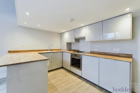 1 bedroom apartment for sale - Charles House, Guildford Street, Chertsey, Surrey, KT16