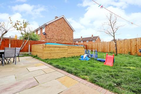 3 bedroom semi-detached house for sale, The Fryth, Basildon, Essex SS14