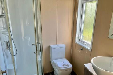 2 bedroom lodge for sale - Broadland Sands Holiday Park, Corton NR32