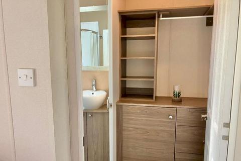 2 bedroom lodge for sale - Broadland Sands Holiday Park, Corton NR32