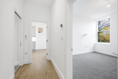 2 bedroom flat for sale - 63 Copers Cope Road, Beckenham BR3