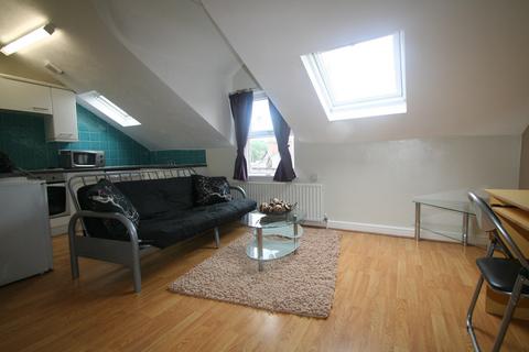 1 bedroom flat to rent, MOOR VIEW, Leeds