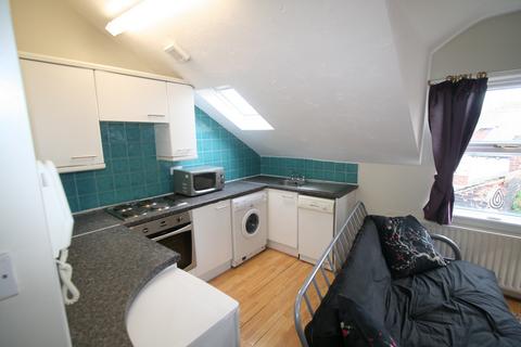 1 bedroom flat to rent, MOOR VIEW, Leeds