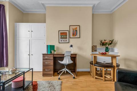 1 bedroom flat to rent - Burley Road, Leeds