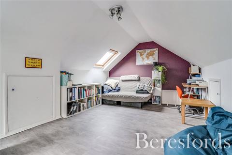 22 Redcar Road, Romford, RM3 9PT