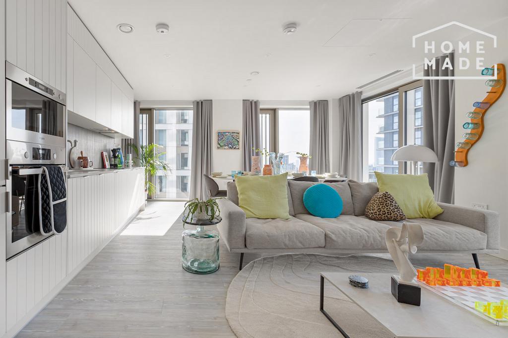 Living Room Long  01.jpg