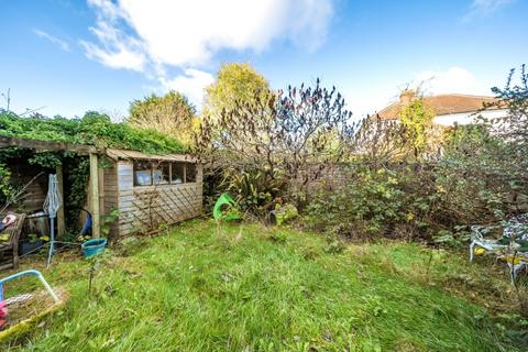 Studio to rent - Avenue South, Surbiton, KT5