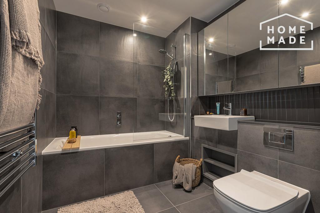 Bathroom 11.jpg