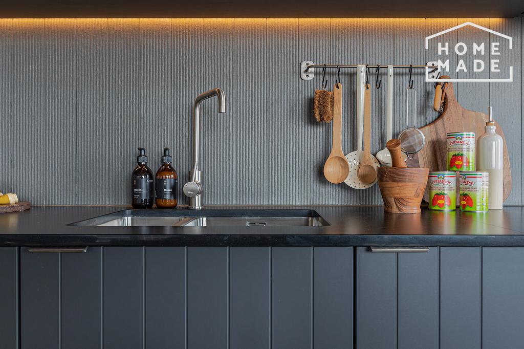 Kitchen close 2.jpg