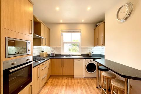 3 bedroom flat for sale, LEATHERHEAD