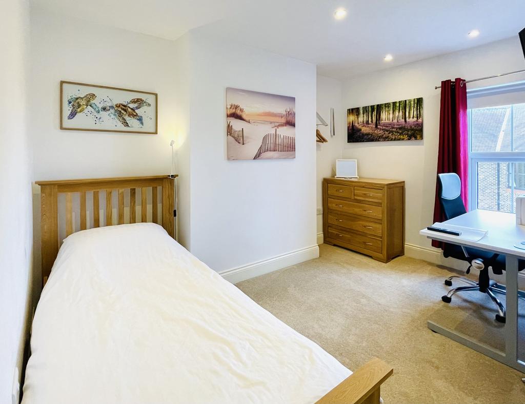 Bedroom 1.jpeg