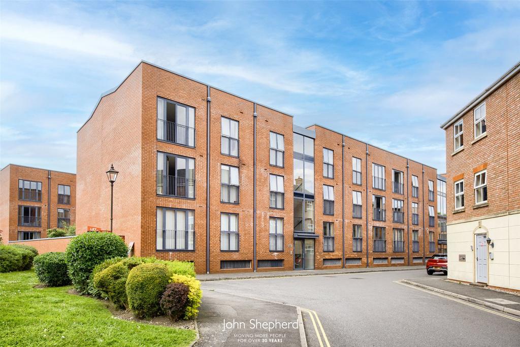 Ascote Lane, Dickens Heath, Solihull, West Midlands, B90 2 bed flat for