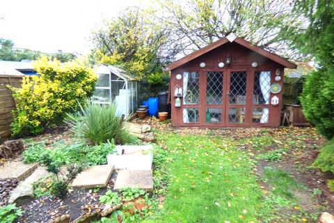 33 Lodge Close, Fetcham, Leatherhead, KT22 9QZ
