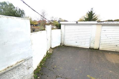 33 Lodge Close, Fetcham, Leatherhead, KT22 9QZ