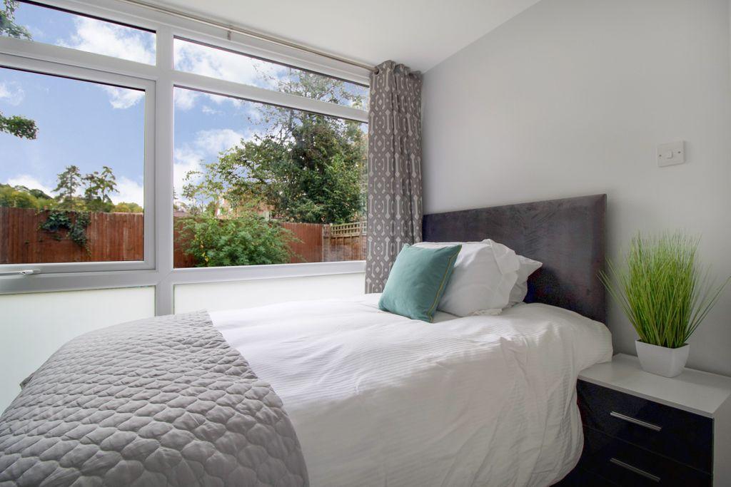 Bedroom 2 (Double)