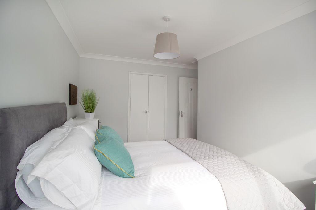 Bedroom 5 (Double)