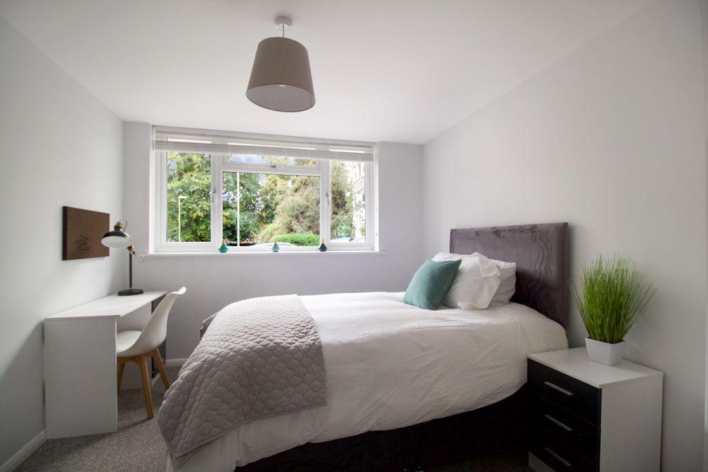 Bedroom 1 (Double)