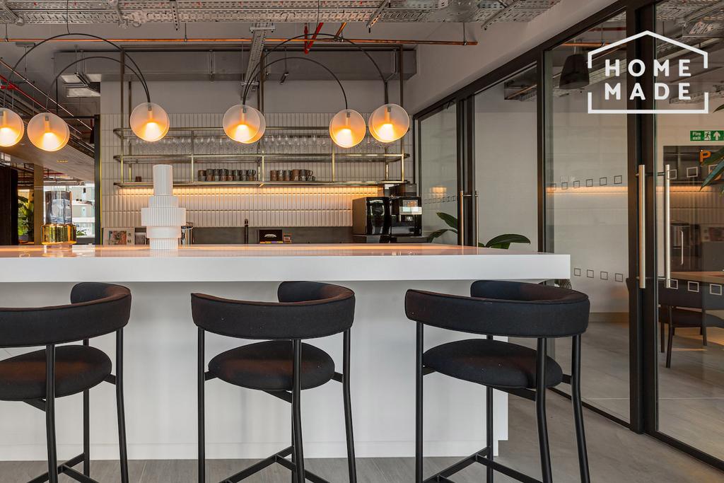 Bar 16.jpg