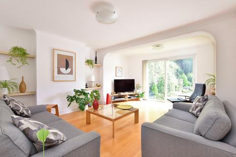 105 Swakeleys Road, Ickenham, Uxbridge, UB10 8DH