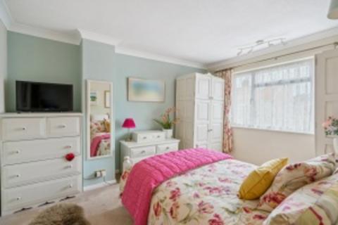 3 bedroom semi-detached house for sale, Sussex Road, Uxbridge UB10