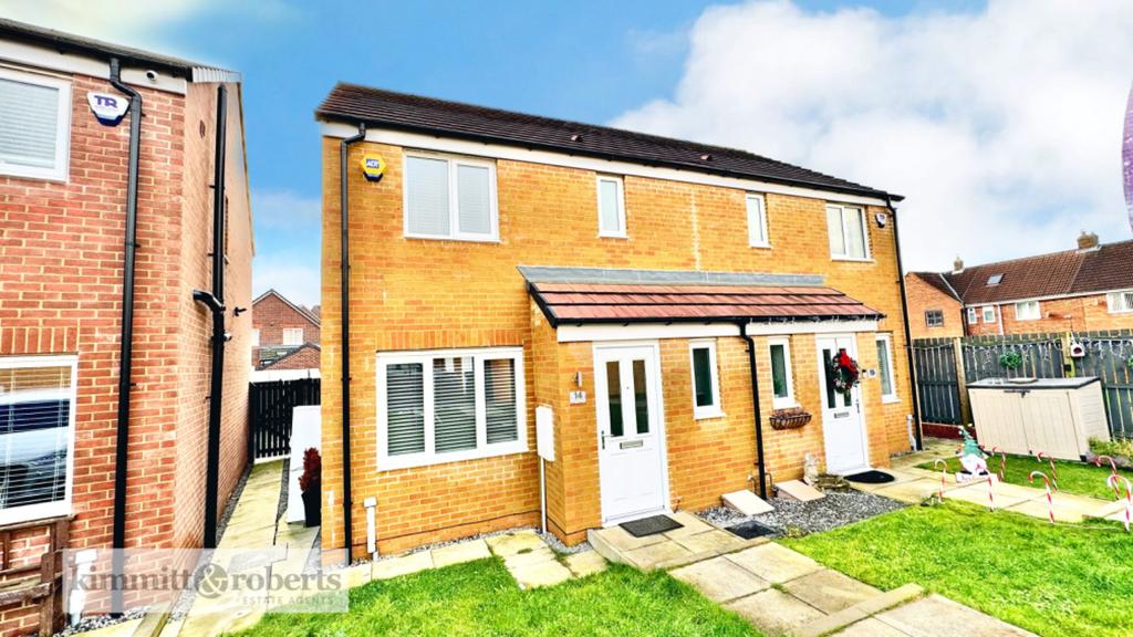 Whitethroat Close, HettonLeHole, Houghton le Spring, Tyne and Wear, DH5 3 bed semidetached