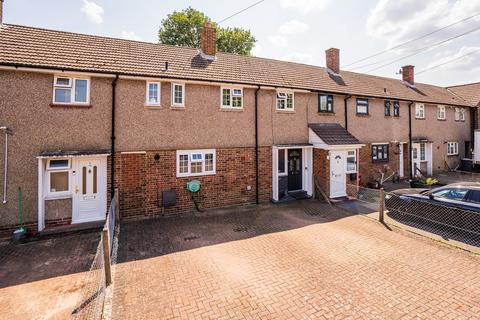 3 bedroom terraced house for sale - Knolton Way, Slough SL2