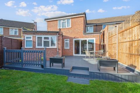 4 bedroom semi-detached house for sale - Pinewood Green, Iver Heath SL0