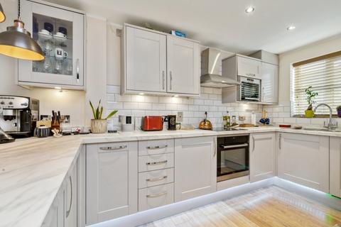 28 Martindale, Iver, SL0 0HY