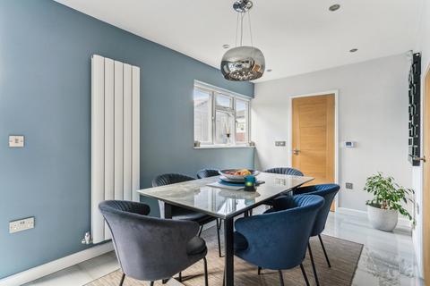 undefined, The Poynings, Iver SL0