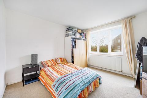 65 Gifford Gardens, London, W7 3AS