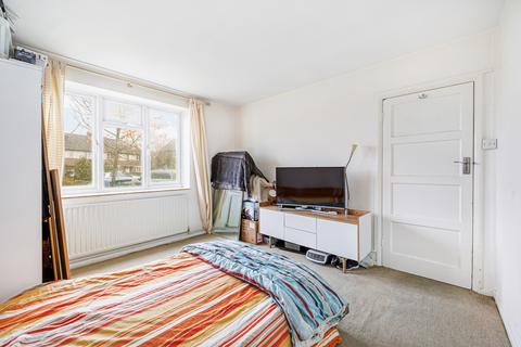 65 Gifford Gardens, London, W7 3AS
