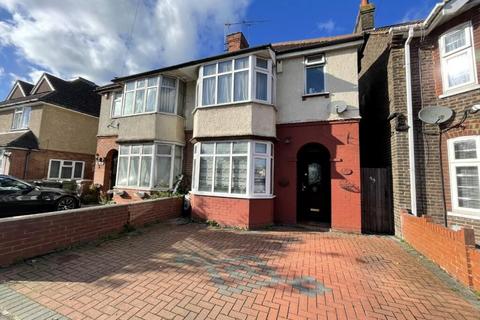 3 bedroom detached house to rent - Blundell Road, Luton