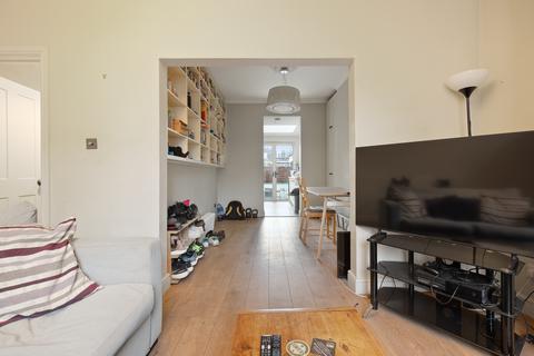 3 bedroom terraced house to rent, White Horse Road, Limehouse, E1