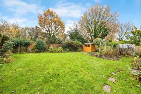 4 bedroom detached house for sale - 5 Collison Place, TN30