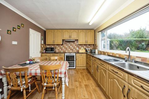 4 bedroom detached house for sale - 5 Collison Place, TN30