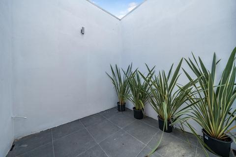 1 Queensthorpe Mews, London, SE26 4PN
