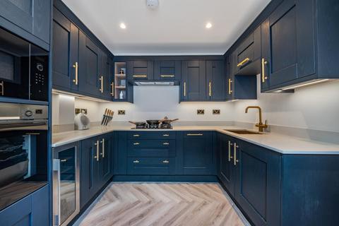 1 Queensthorpe Mews, London, SE26 4PN