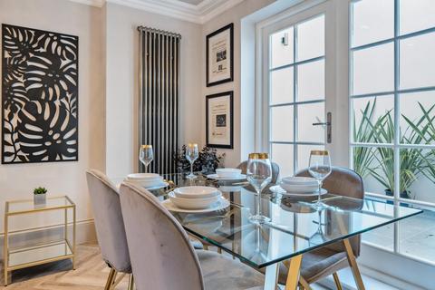 1 Queensthorpe Mews, London, SE26 4PN
