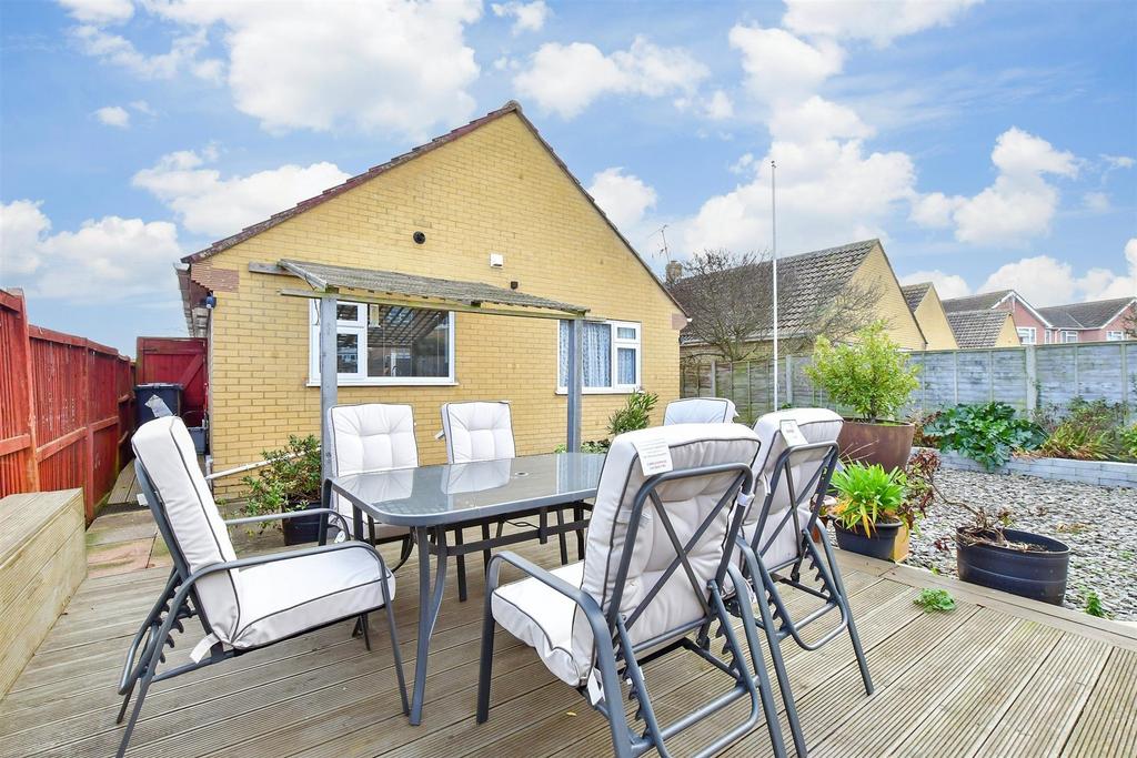Greenhill Road, Greenhill, Herne Bay, Kent 2 bed detached bungalow for