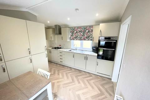 2 bedroom park home for sale, Grantham, Lincolnshire, NG32